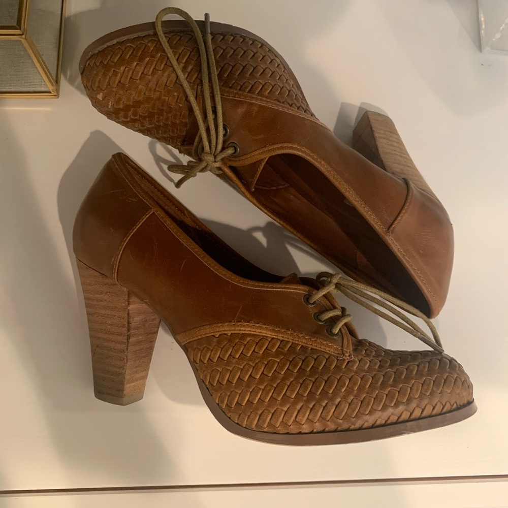 Brown Kimchi Blue heels